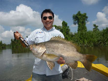 Aaron_fish_220px.jpg - 11463 Bytes